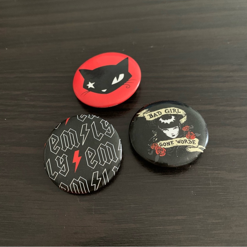 Emily Strange | Set of 3 pins | 2000s black red | cat lightning bolt